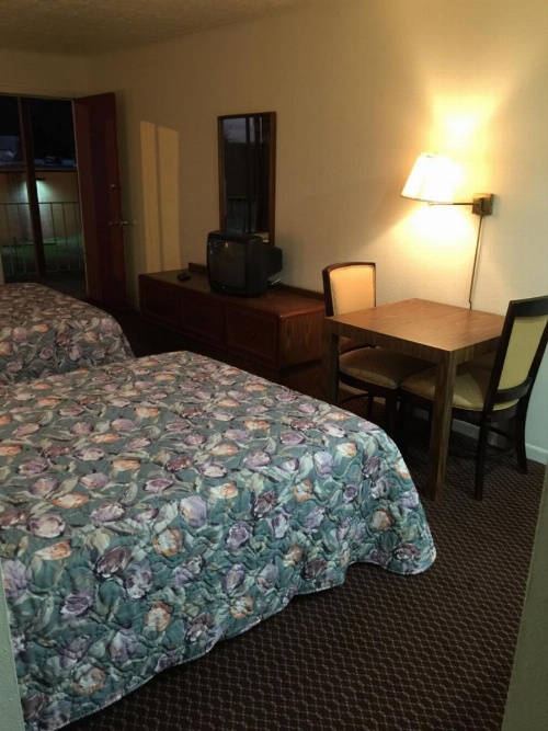 Flagship Inn image 18