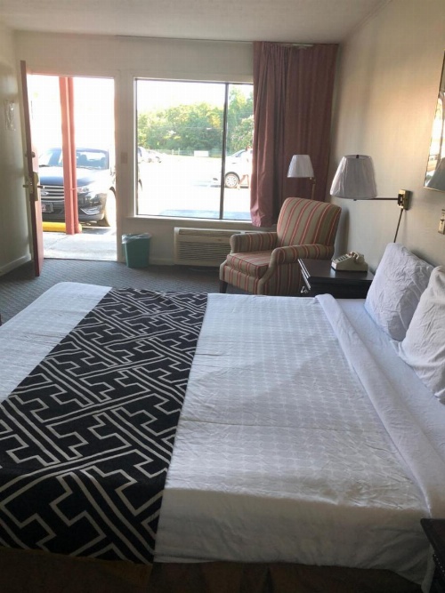 Flagship Inn image 21